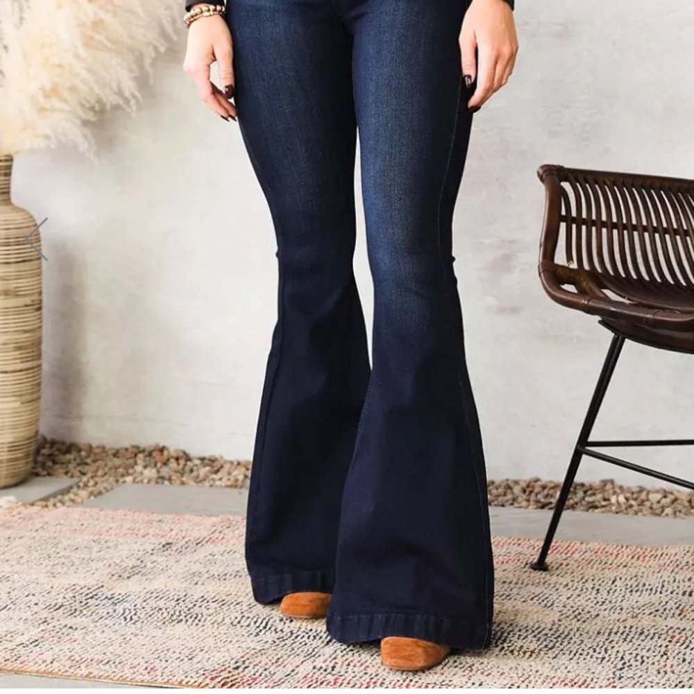 KanCan Estilo buttonfly super flares. Size 31